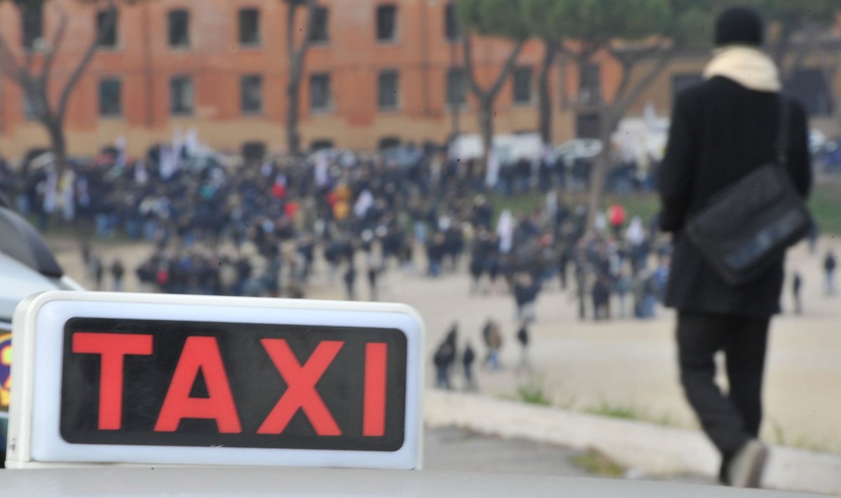 Taksi Romoje