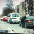 Nufilmuota žaibiška operacija: Vilniuje penki policijos ekipažai užblokavo BMW automobilius