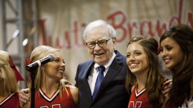 Milijardieriaus Buffetto patarimai, kaip taupyti pinigus: atrodo keisti ir neracionalūs, bet padėjo jam sukrauti įspūdingus turtus