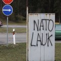Ant skydinės - užrašai prieš NATO