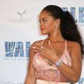 Į kino juostos premjerą atvykusi Rihanna spindėjo „Prada“ prabanga