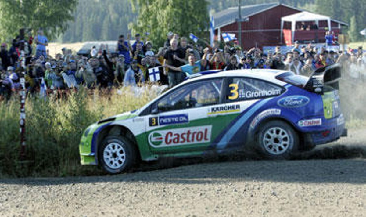 Marcus Gronholm su "Ford" laimi Suomijos ralį