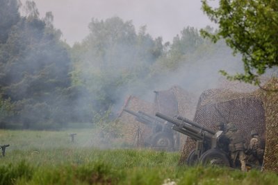 Lietuvos ir JAV kariuomenių kovinio šaudymo pratybos iš reaktyvinės salvinės ugnies sistemos HIMARS